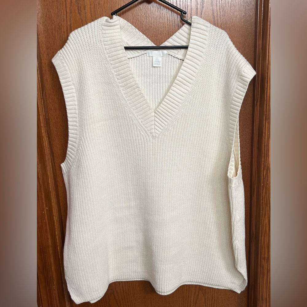 NWOT H&M Cream Sweater Vest